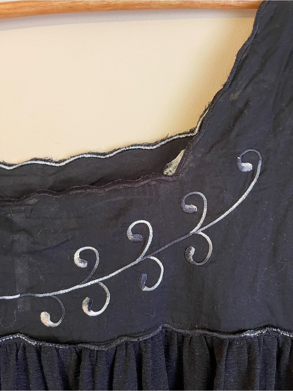 Free People Black Boho Metallic Floral Embroidered Square Scalloped Neck Blouse - Picture 4 of 6